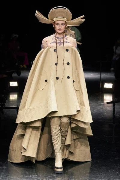 Look 7